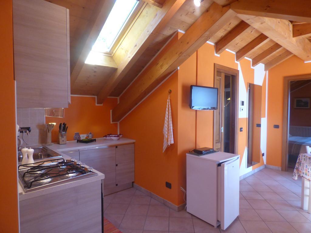 Casale Fe-Wo - Appartamenti Con Vista Lago Cannero Riviera Ngoại thất bức ảnh
